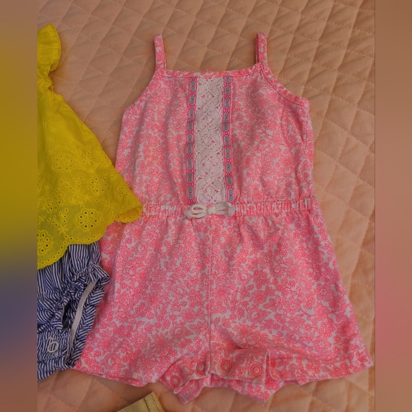 Baby girl bundle by Carter's, size 9 months - Picture 7 of 9